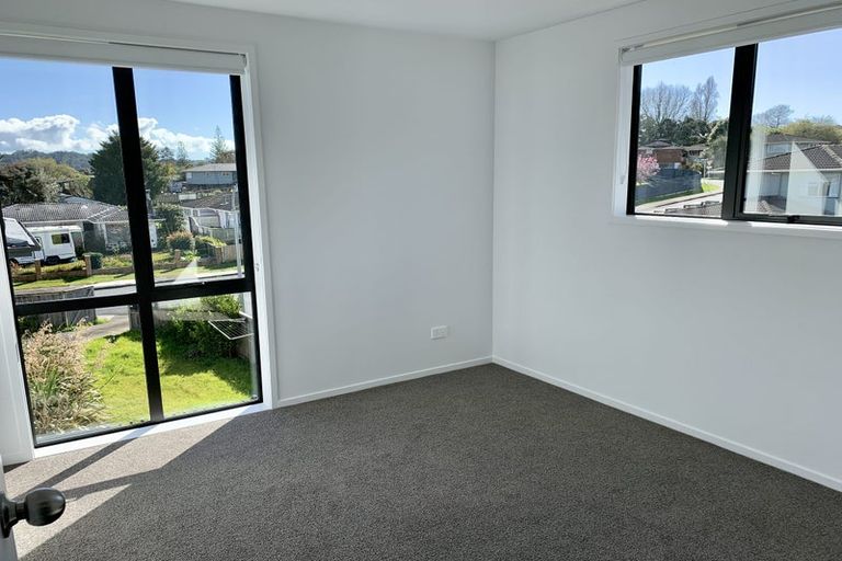 Photo of property in 1/3 Fairdale Place, Birkdale, Auckland, 0626