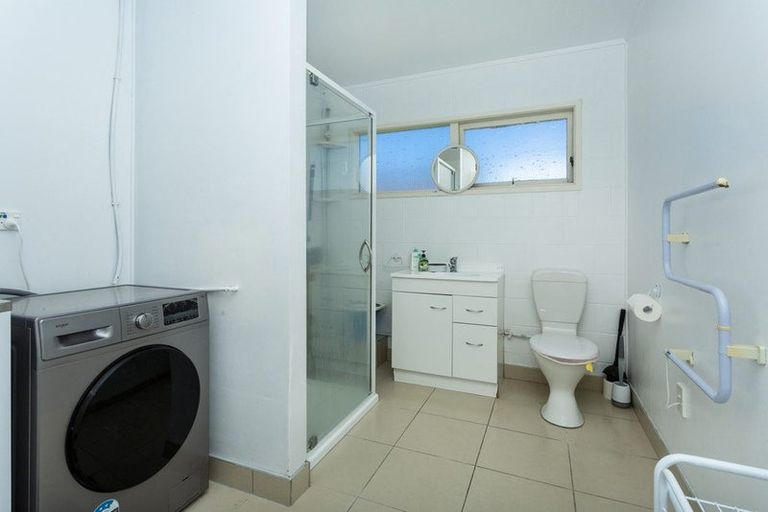 Photo of property in 25 Kenmure Avenue, Forrest Hill, Auckland, 0620