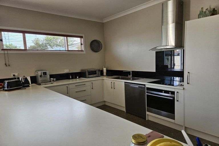 Photo of property in 13 Regent Street, Hawera, 4610