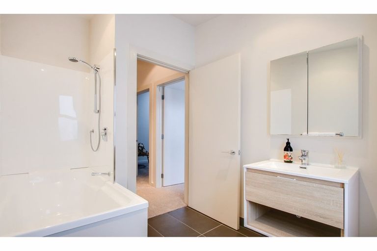 Photo of property in The Terraces, 10/9 Humber Street, Pandora, Napier, 4110