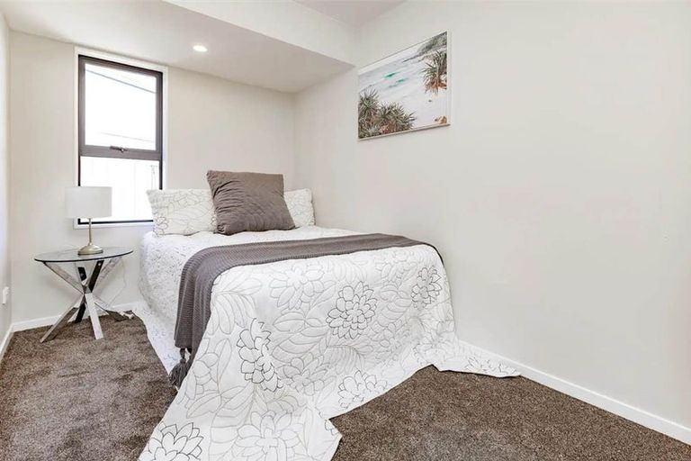 Photo of property in 10b Kotahitanga Street, Papakura, 2110