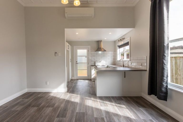 Photo of property in 37 Ross Street, Woodville, 4920