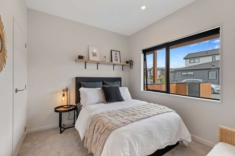 Photo of property in 6 Parenga Lane, Kumeu, 0810