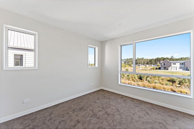 Photo of property in 17 Resnik Crescent, 0810