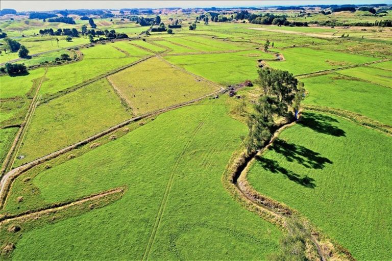 Photo of property in 134 Waikawa Beach Road, Manakau, Levin, 5573