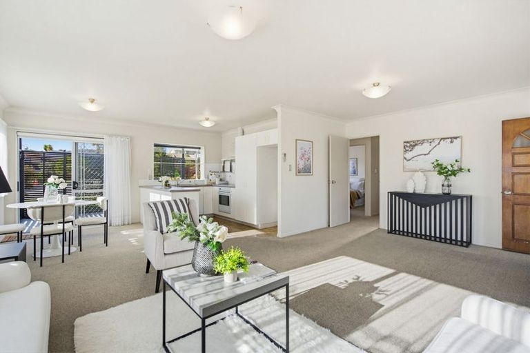 Photo of property in 52 Bodi Place, Te Atatu South, Auckland, 0610