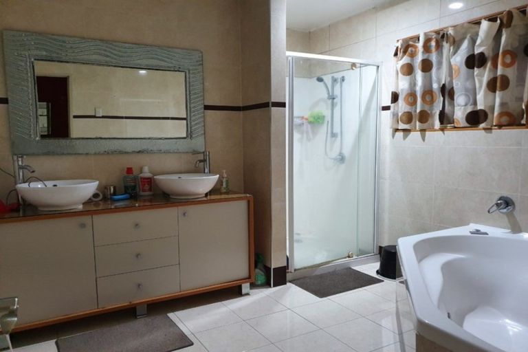 Photo of property in 13 Kaseng Place, East Tamaki Heights, Auckland, 2016