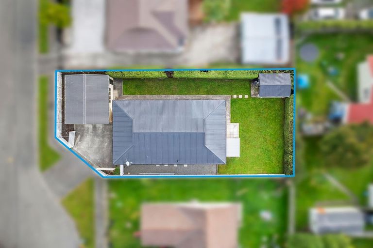 Photo of property in 21 La Perouse Place, Northcote, Christchurch, 8052