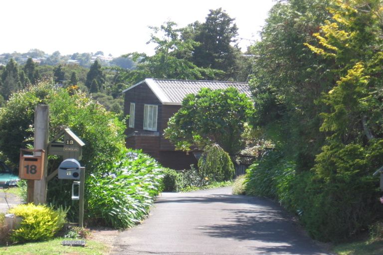 Photo of property in 13 Brussells Place, Birkenhead, Auckland, 0626