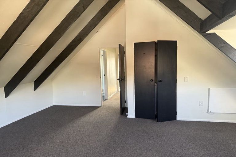 Photo of property in 6 Kinnel Grove, Papakowhai, Porirua, 5024