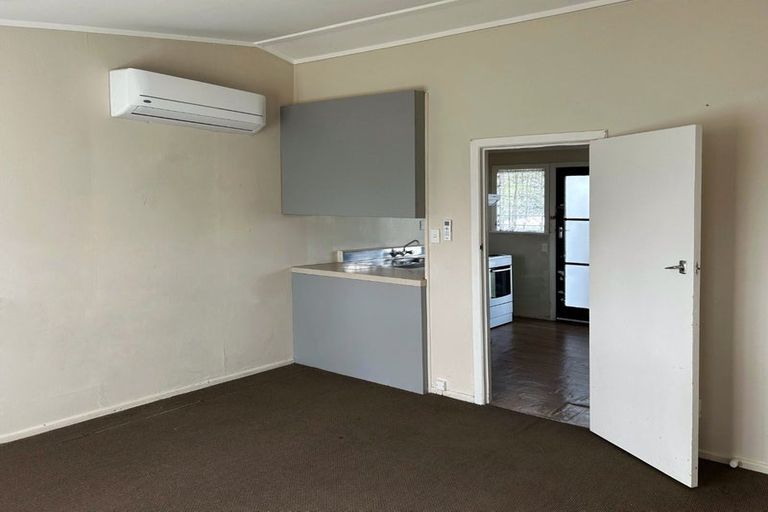 Photo of property in 1/312 Massey Road, Mangere East, Auckland, 2024