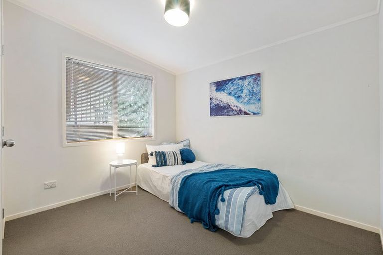 Photo of property in 20 Saffron Street, Birkdale, Auckland, 0626