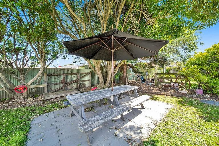 Photo of property in 9 Regent Street, Hawera, 4610