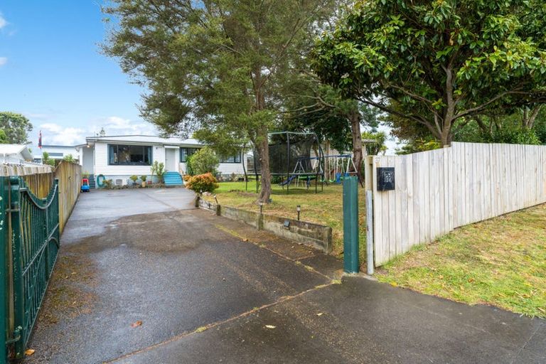 Photo of property in 37 Pomaria Road, Henderson, Auckland, 0610