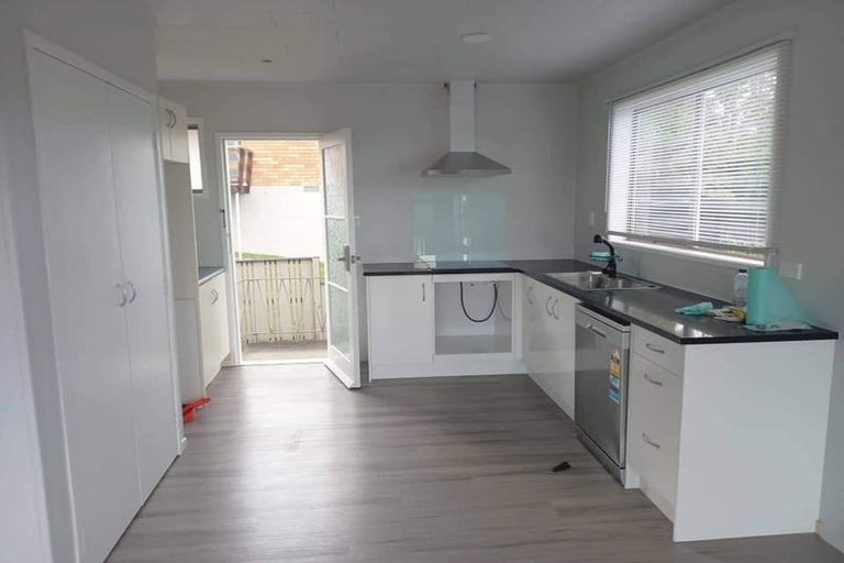 Photo of property in 2/26 Fitzwater Place, Henderson, Auckland, 0612