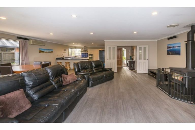 Photo of property in 16 Camleigh Close, Kaiapoi, 7630