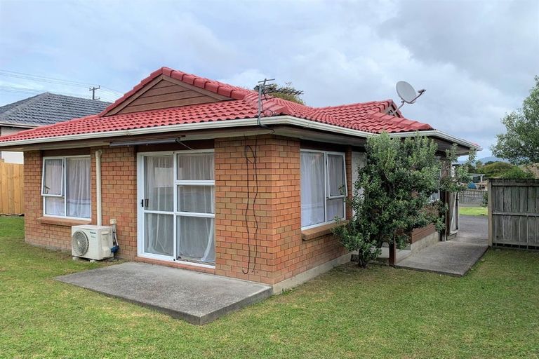 Photo of property in 5 Newington Road, Henderson, Auckland, 0612