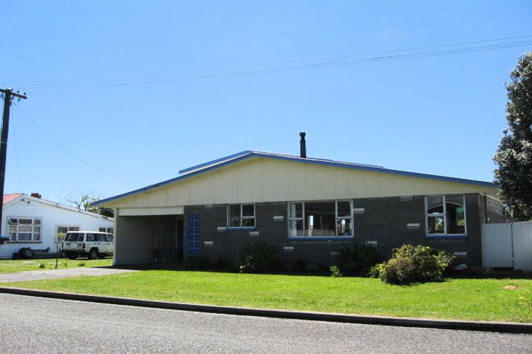 Photo of property in 5 Gladstone Street, Westport, 7825