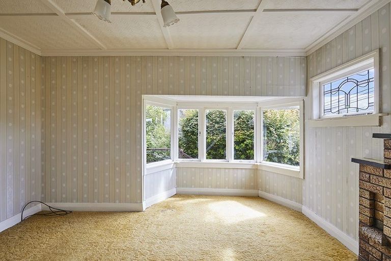 Photo of property in 37 Kopiko Road, Titirangi, Auckland, 0604