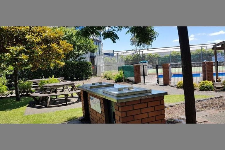 Photo of property in 3r/10 Crown Lynn Place, New Lynn, Auckland, 0600