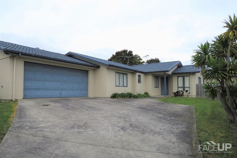 Photo of property in 26 Reybert Place, Massey, Auckland, 0614