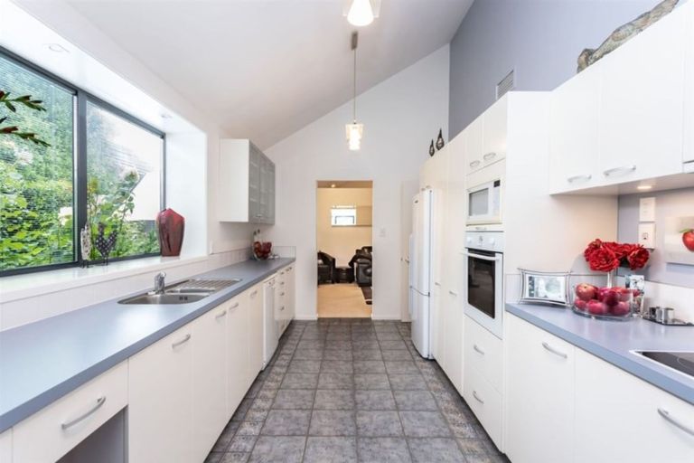 Photo of property in 11 Cricklewood Place, Avonhead, Christchurch, 8042