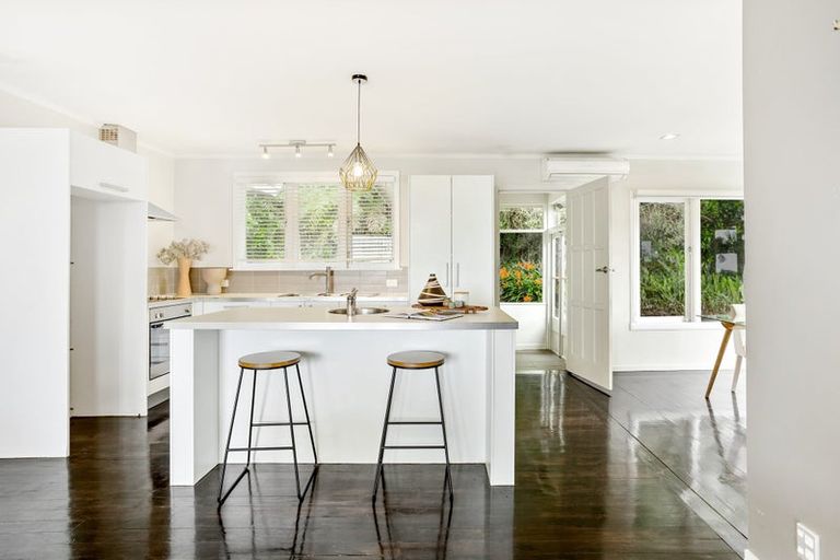 Photo of property in 1 Huia Road, Titirangi, Auckland, 0604