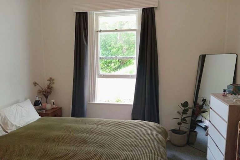 Photo of property in 38 Sugarloaf Road, Brooklyn, Wellington, 6021