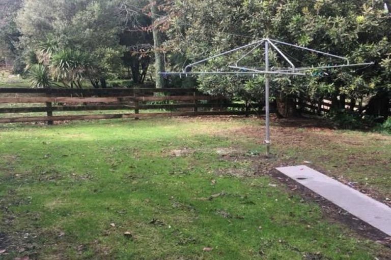 Photo of property in 23 Saint Ives Grove, Whalers Gate, New Plymouth, 4310