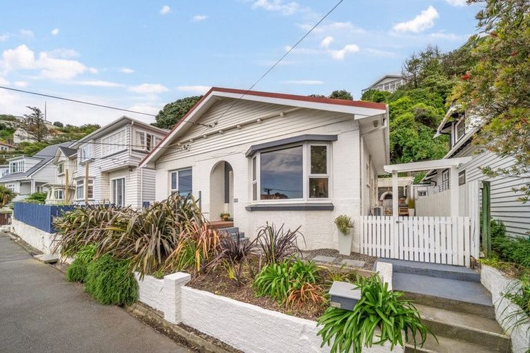 Photo of property in 26 Queens Drive, Kilbirnie, Wellington, 6022