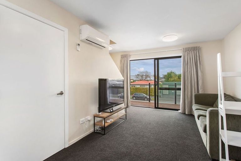 Photo of property in 2/116 Stanmore Road, Linwood, Christchurch, 8011