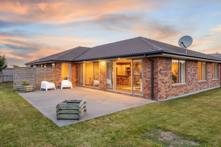 Photo of property in 12 Maple Place, Rangiora, 7400