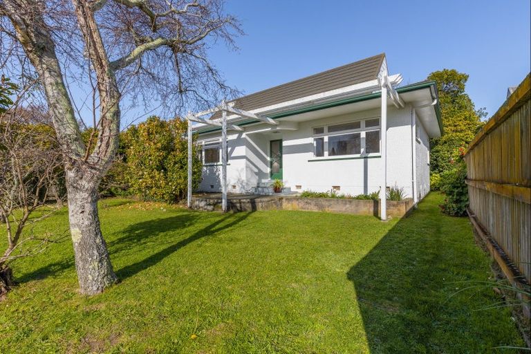 Photo of property in 70 Jickell Street, Hokowhitu, Palmerston North, 4410