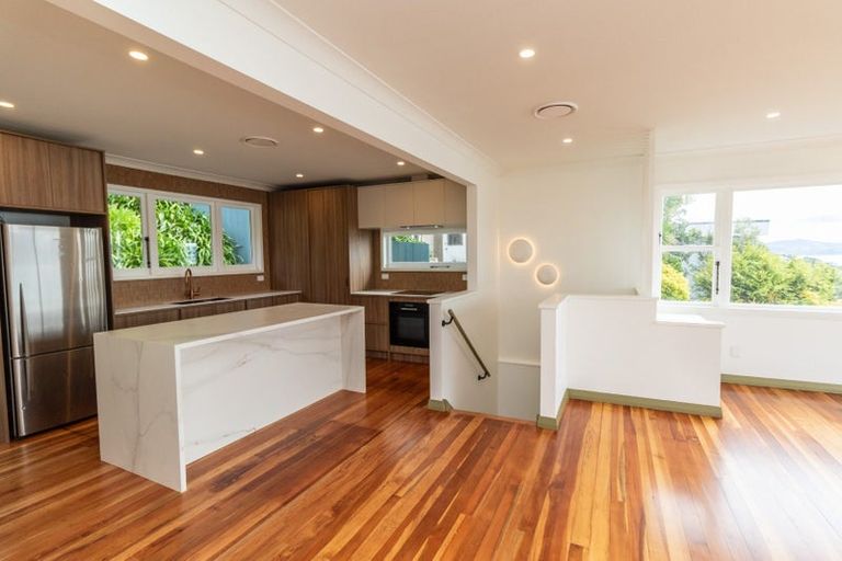 Photo of property in 71 Seatoun Heights Road, Seatoun, Wellington, 6022