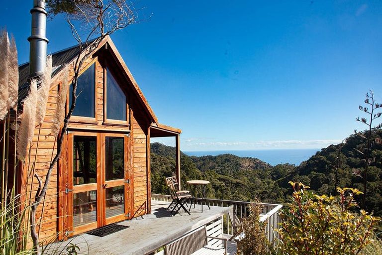 Photo of property in 132 Lone Kauri Road, Karekare, New Lynn, 0772