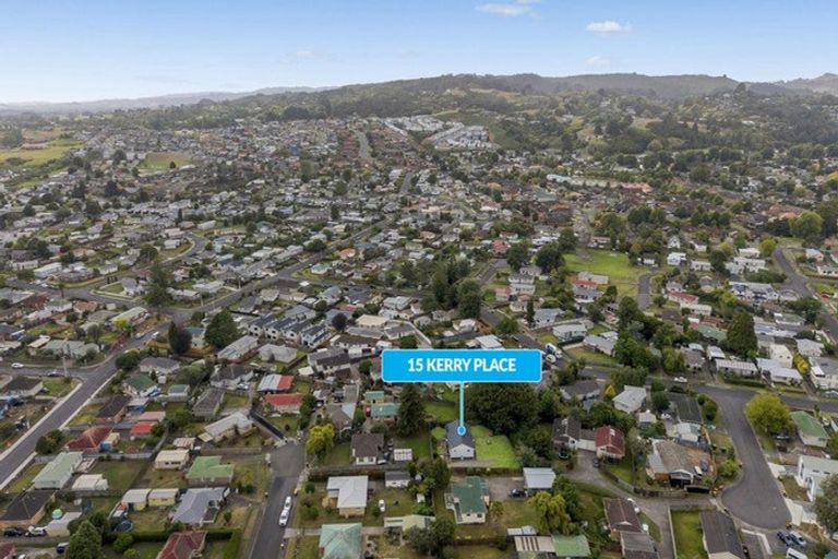 Photo of property in 15 Kerry Place, Papakura, 2110