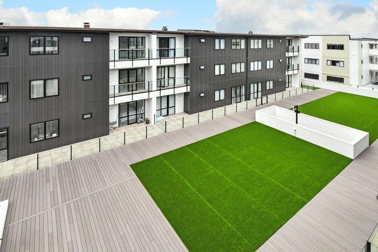 Photo of property in 3/11 Carlos Drive, Flat Bush, Auckland, 2016