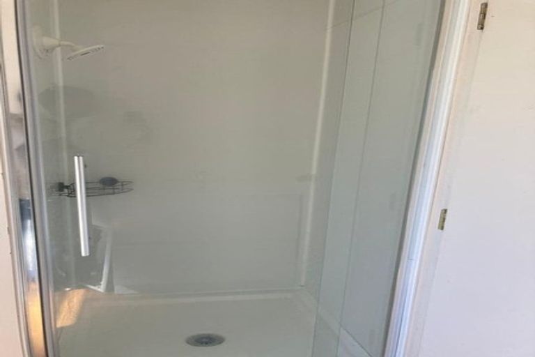 Photo of property in 10 Loughanure Place, Massey, Auckland, 0614