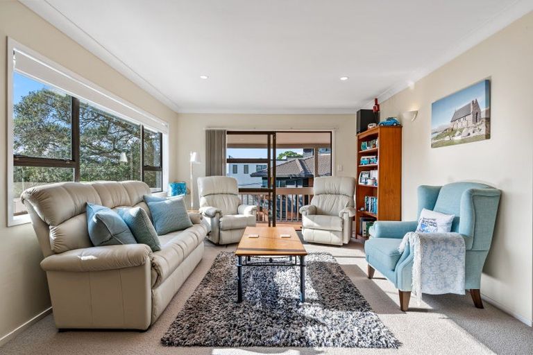 Photo of property in 2/24 Penzance Road, Mairangi Bay, Auckland, 0630
