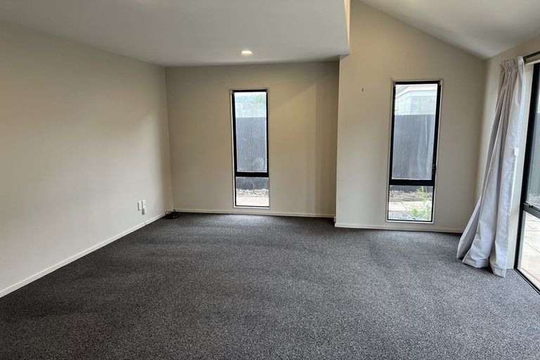 Photo of property in 24 Oakford Close, Riccarton, Christchurch, 8011