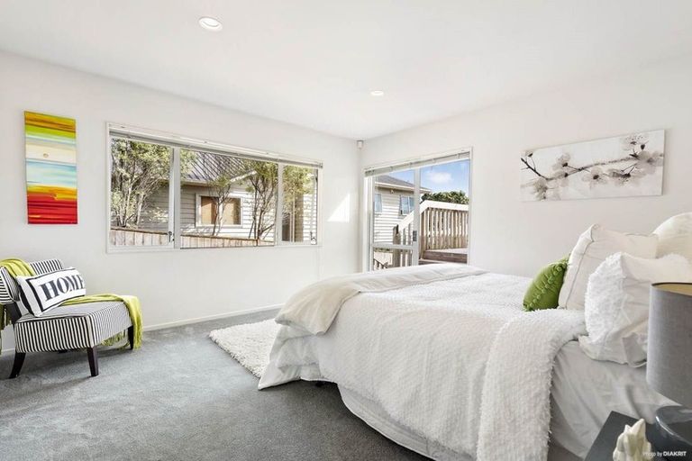 Photo of property in 190 Sunnynook Road, Totara Vale, Auckland, 0627