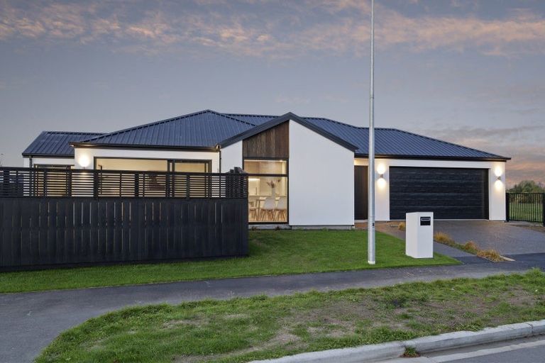 Photo of property in 2 Arapawa Street, Belfast, Christchurch, 8051