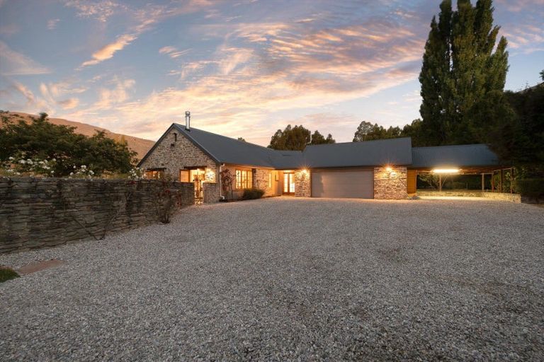 Photo of property in 351 Morven Ferry Road, Arrow Junction, 9371