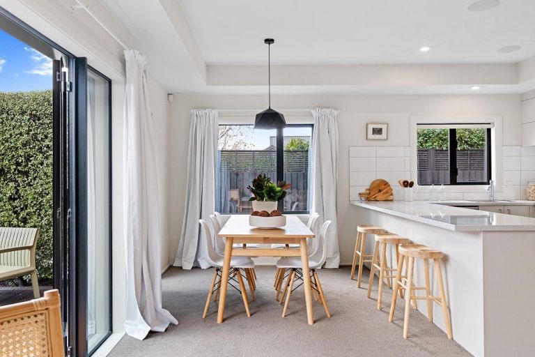 Photo of property in 1/118 Innes Road, St Albans, Christchurch, 8052