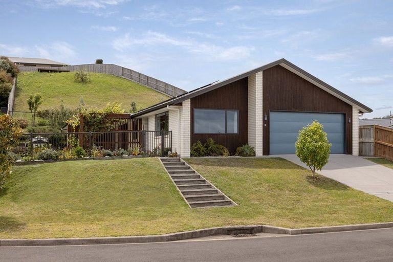 Photo of property in 18 Moira Close, Welcome Bay, Tauranga, 3175