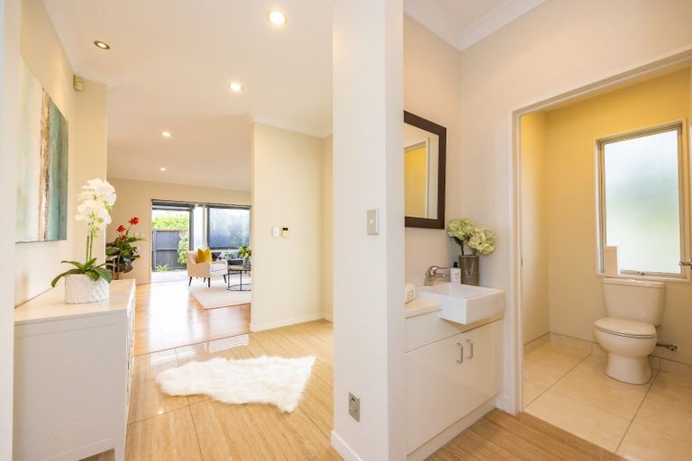 Photo of property in 21 Hornbill Drive, Fairview Heights, Auckland, 0632