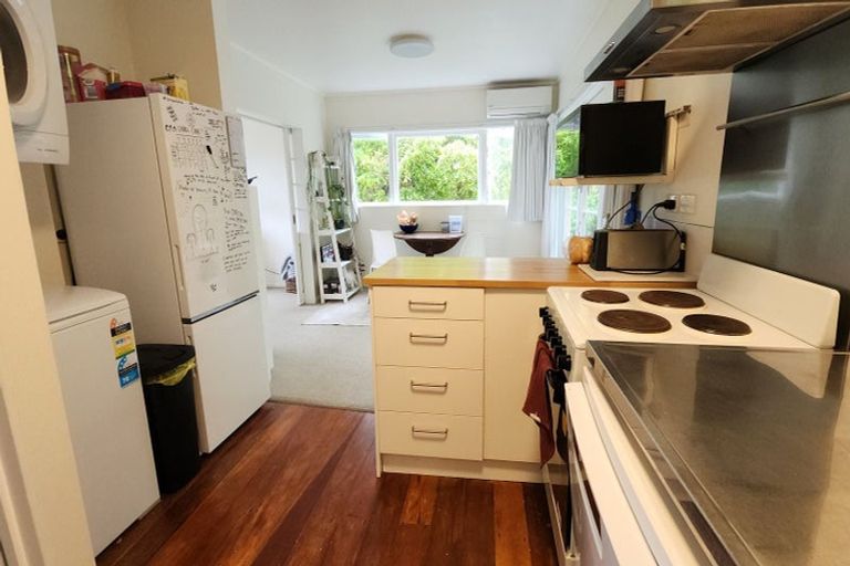 Photo of property in 10a Norna Crescent, Kelburn, Wellington, 6012