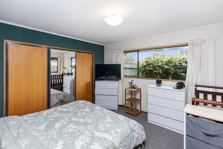 Photo of property in 2/14 Farquhars Road, Redwood, Christchurch, 8051