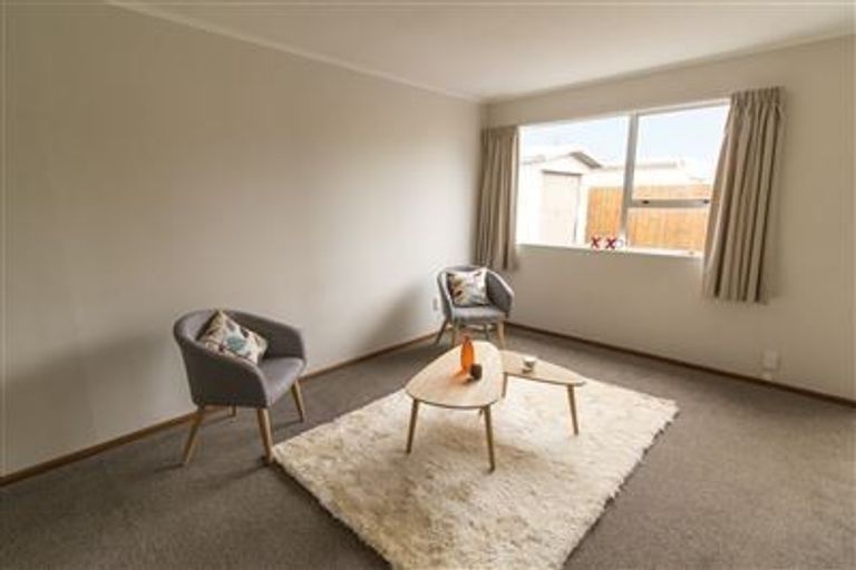 Photo of property in 37u2 Frankmoore Avenue, Johnsonville, Wellington, 6037