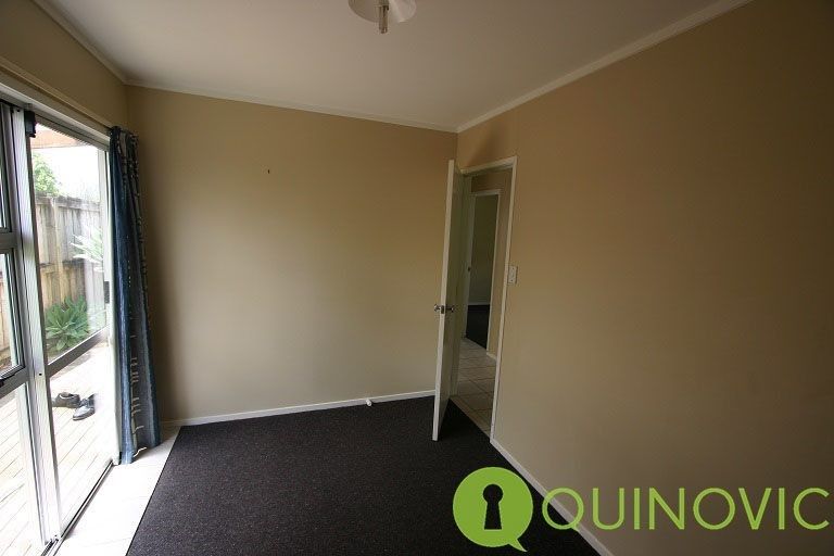 Photo of property in 23 Luckens Road, West Harbour, Auckland, 0618